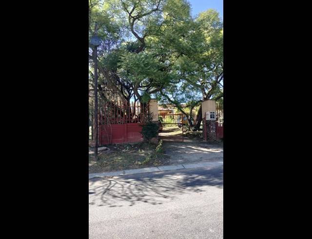 6 BEDROOM HOUSE FOR SALE IN FERNDALE